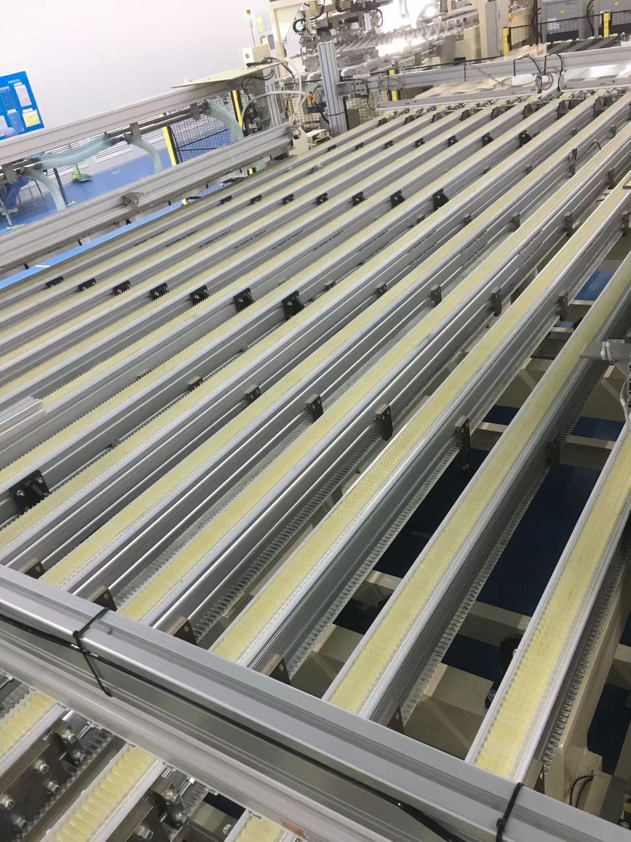 大尺寸液晶板生產(chǎn)車間維修現(xiàn)場(chǎng)(圖2)