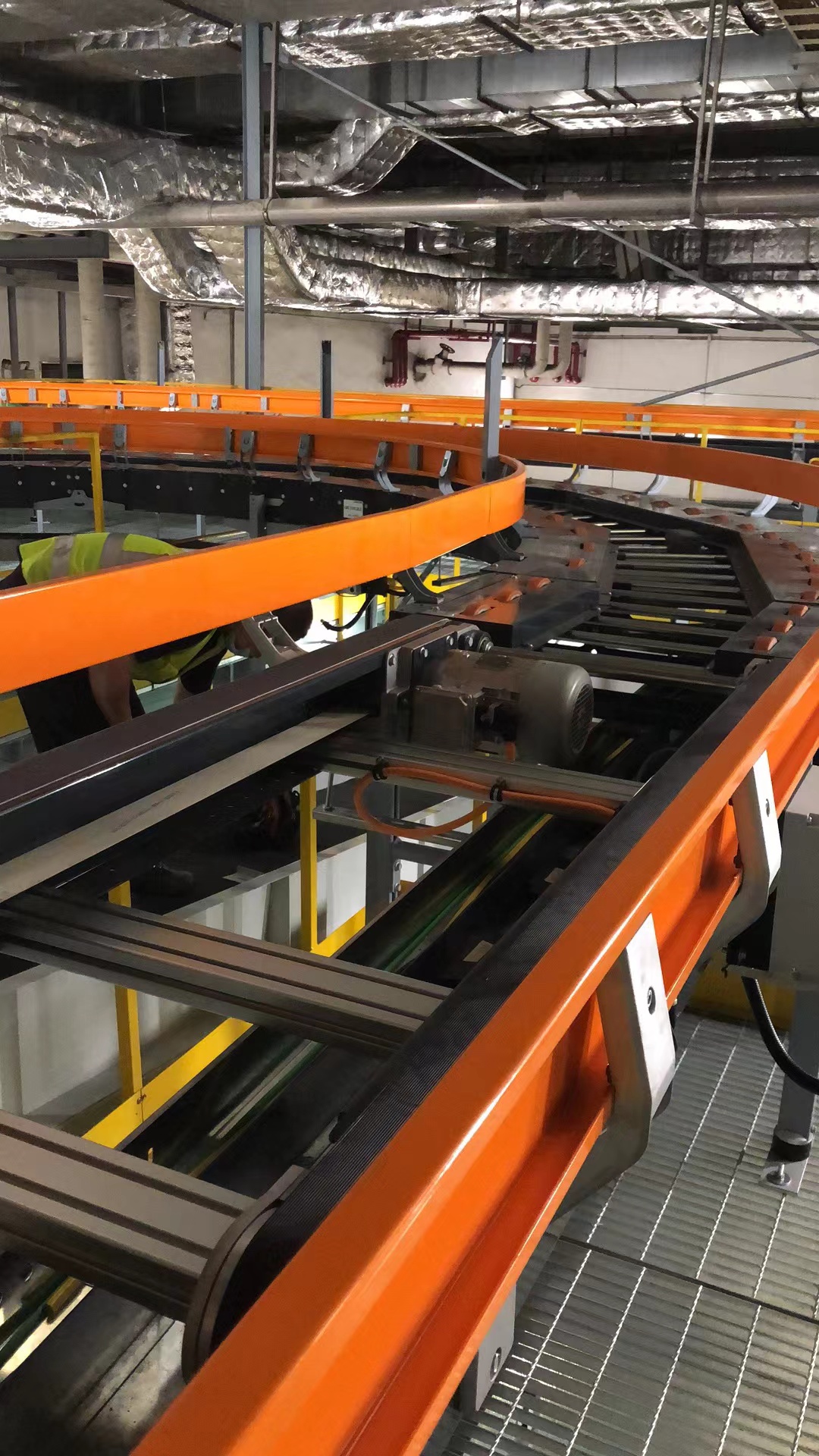 大型機場行李輸送分揀線建設(shè)(圖1)